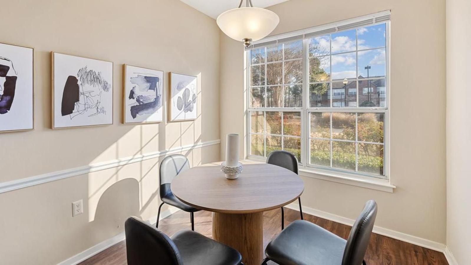 Landing - Modern With Amazing Amenities